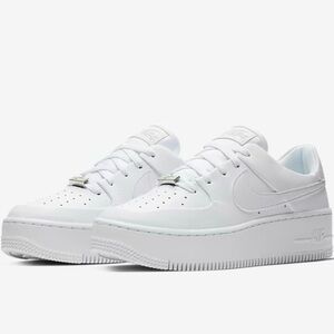 Air Force 1 Sage Low Sneaker in White Size 8